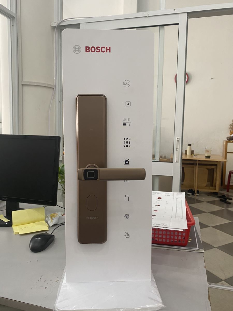 Khóa thông minh vân tay Bosch ID 30B ( Vàng hồng)-1 Khóa thông minh vân tay Bosch ID 30B ( Vàng hồng)-1