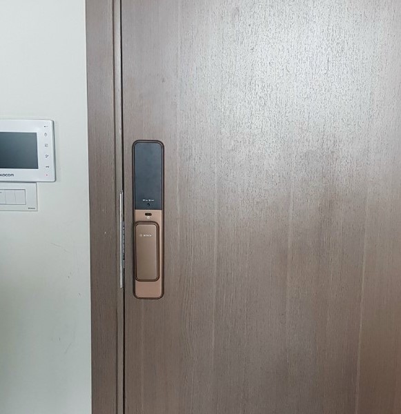 Khóa cửa vân tay Bosch EL600-2