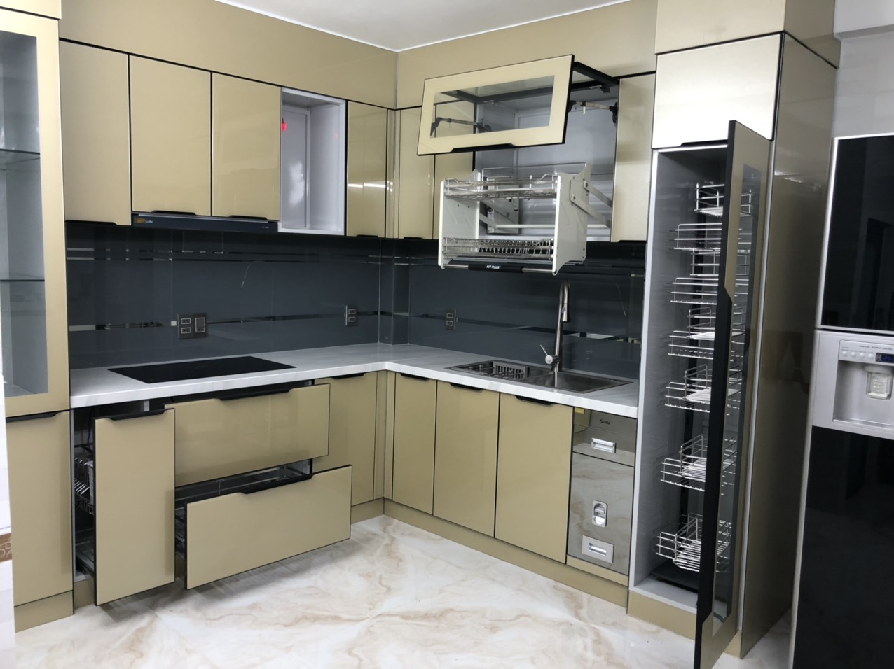 Tủ bếp thùng Inox hiện đại 15